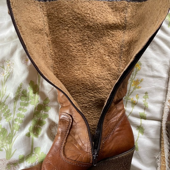 HOT HOT HOT!!! Vintage Fall/winter boots! - Picture 2 of 4